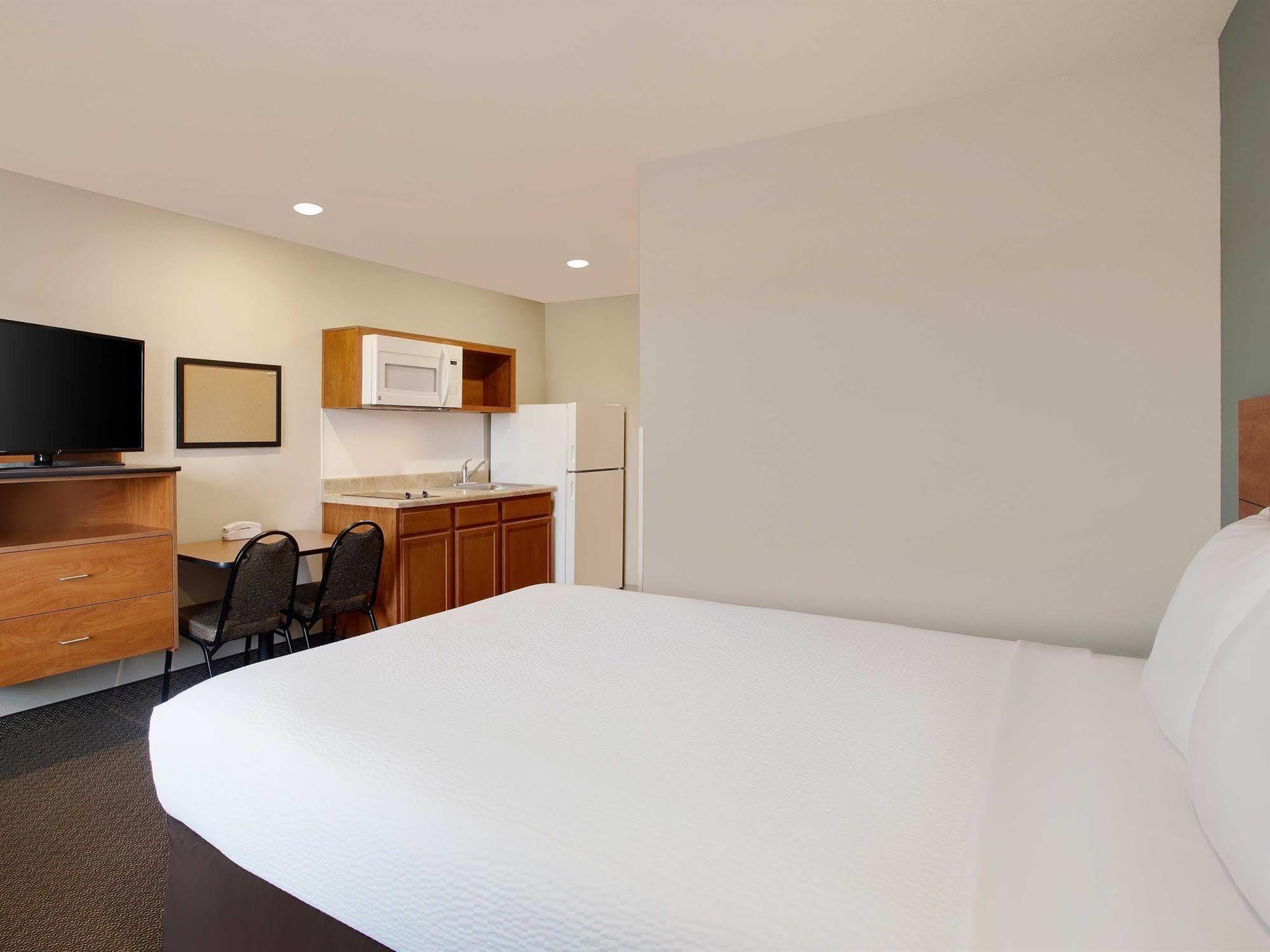 Woodspring Suites Frederick I-70 المظهر الخارجي الصورة
